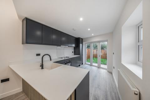 3 bedroom property for sale, Knowles Hill Crescent, London