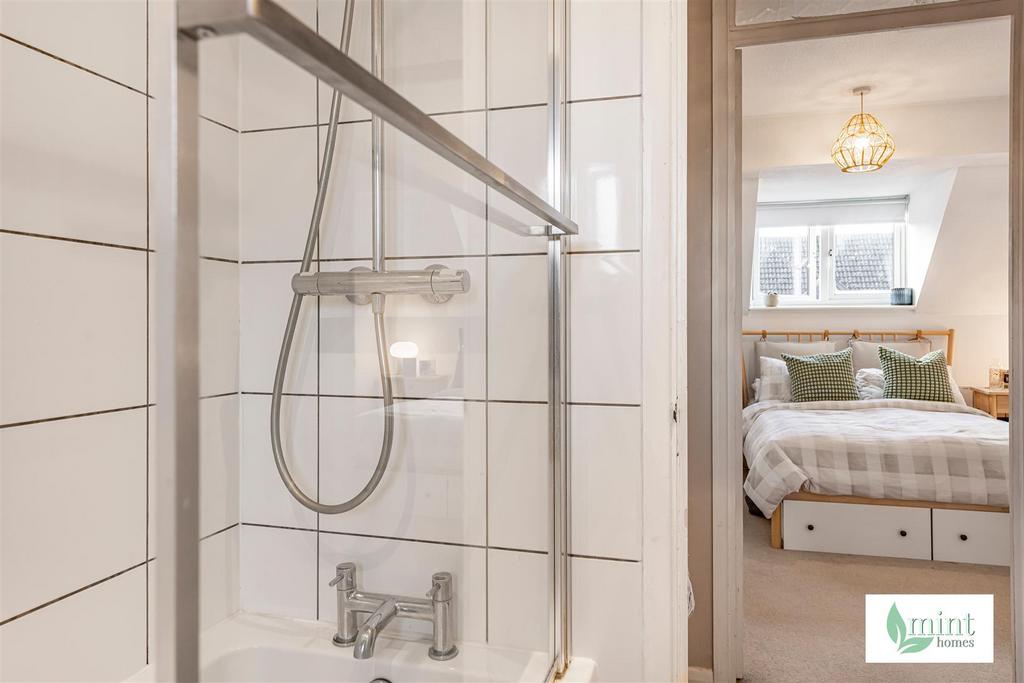 Mint homes - 15 briar walk  34 .JPG