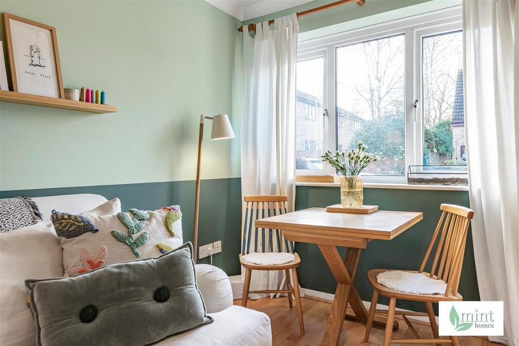 Mint homes - 15 briar walk  4 .JPG