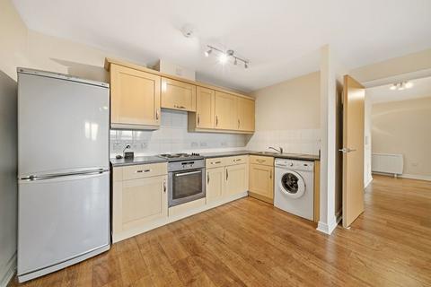 undefined, Ovaltine Drive, Kings Langley WD4