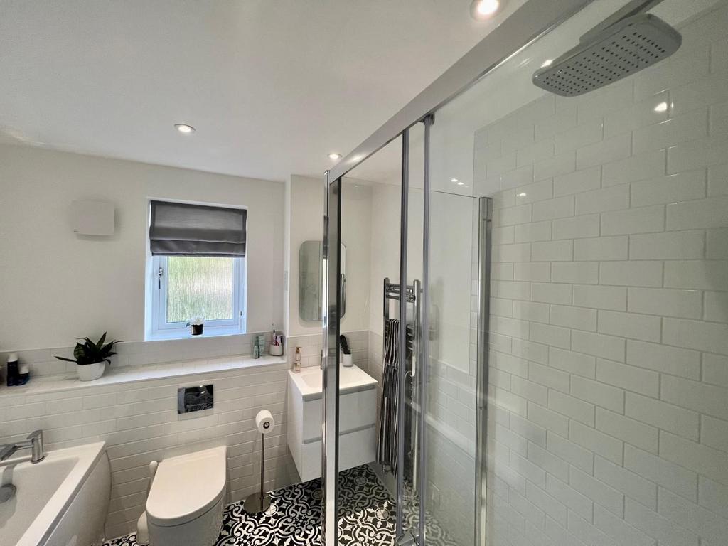 Bathroom2.jpg