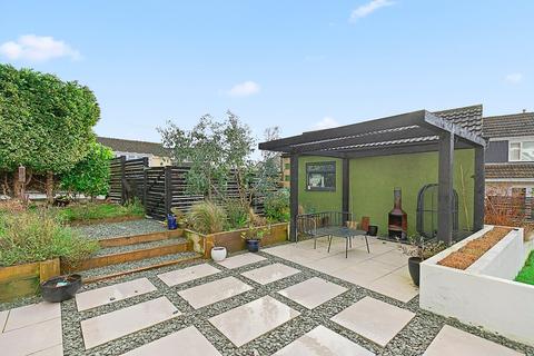 5 bedroom semi-detached house for sale, Rombalds Crescent, Silsden, Keighley, West Yorkshire, BD20