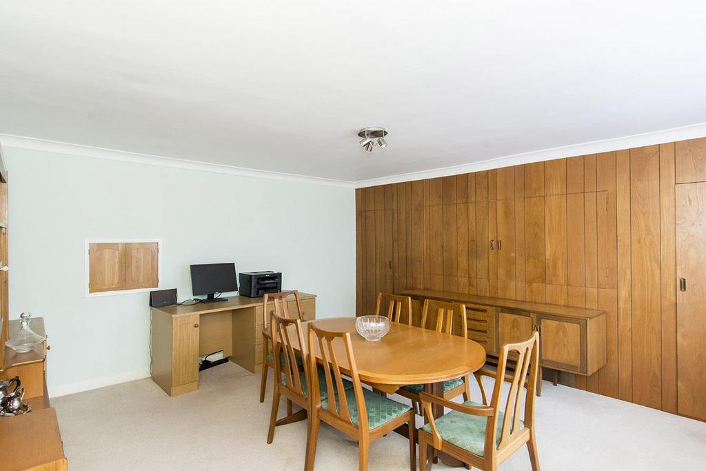 Dining Room Photo 2