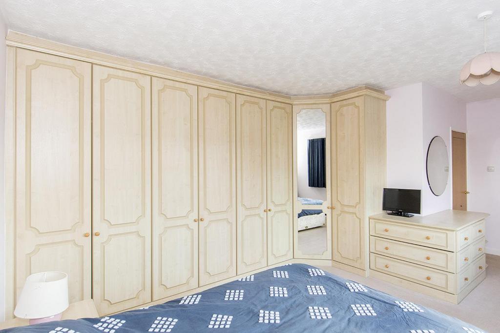 Bedroom Two Photo 2