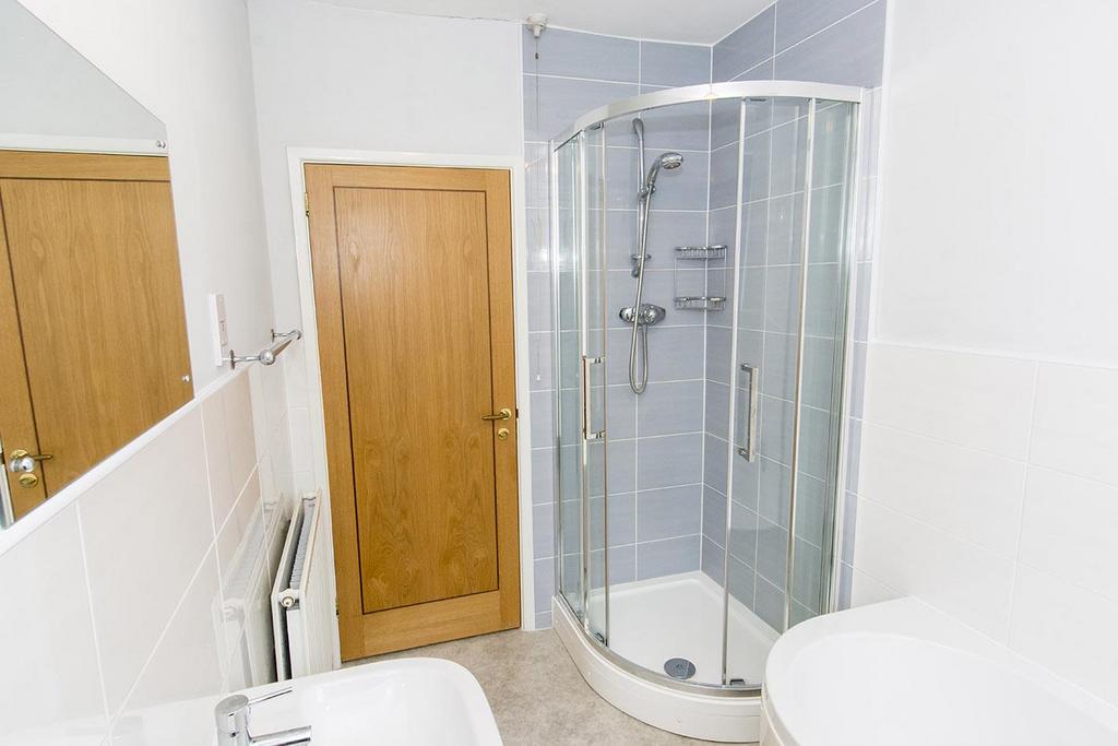 Bathroom Photo 2