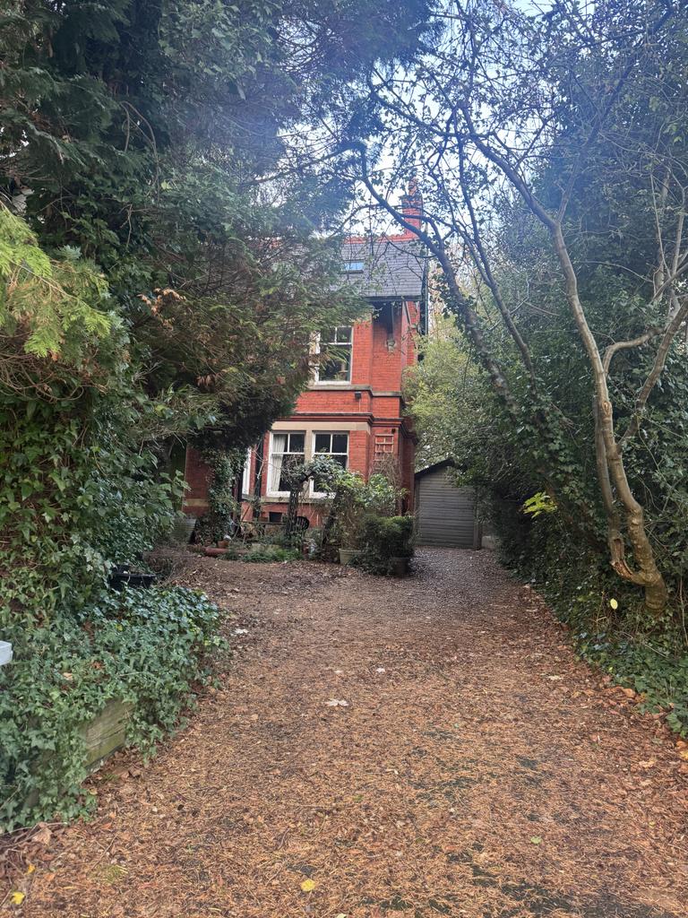 30 Grove Avenue