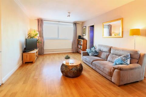 2 bedroom flat for sale, Robina Court, London Road, Swanley, Kent, BR8