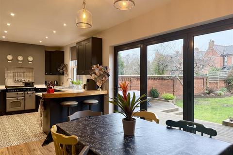 5 bedroom semi-detached house for sale, St. James Road, Hereford