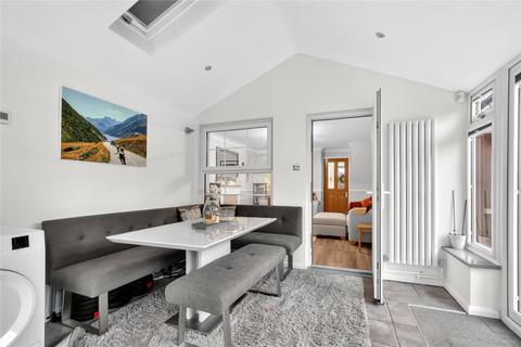 2 bedroom end of terrace house for sale, Wallcroft Close, Binfield, Bracknell, Berkshire, RG42