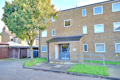 1 bedroom flat for sale, Halifax Road, Enfield