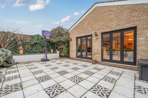 3 bedroom apartment for sale, Bonfield Road, London