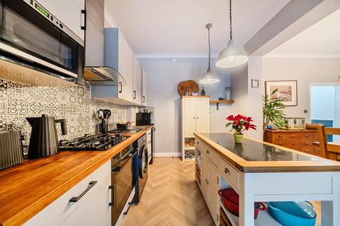 3 bedroom apartment for sale, Bonfield Road, London
