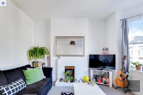2 bedroom apartment to rent, Jedburgh Street, Battersea
