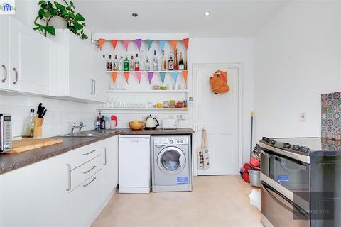 2 bedroom apartment to rent, Jedburgh Street, Battersea