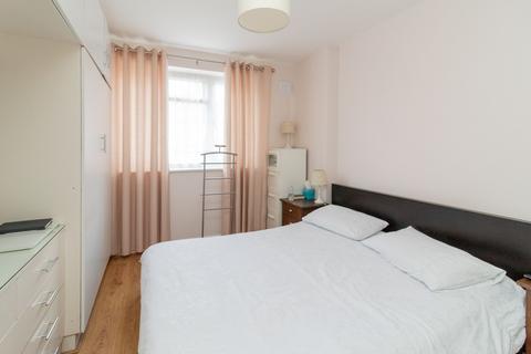 2 bedroom maisonette for sale, Heronsgate, Edgware, HA8