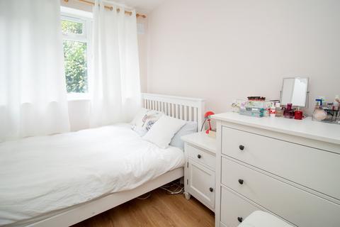 2 bedroom maisonette for sale, Heronsgate, Edgware, HA8