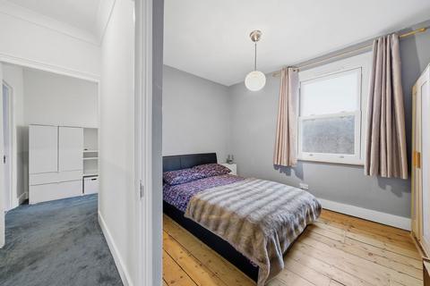 4 bedroom flat for sale, Vestry Road, London SE5