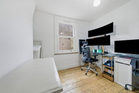 4 bedroom flat for sale, Vestry Road, London SE5