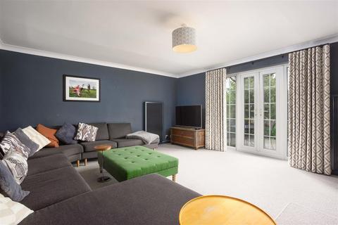 4 bedroom detached house for sale, Leeds Road, Tadcaster LS24