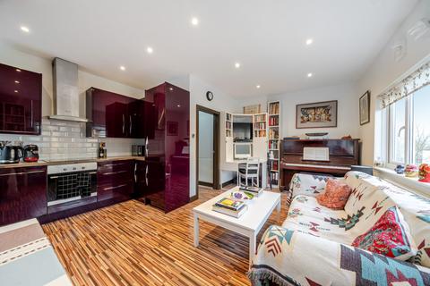 3 bedroom apartment for sale, Thornford Road, London