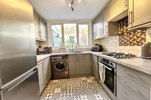 3 bedroom terraced house for sale, Tredegar Park View, Rogerstone, Newport
