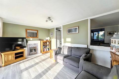 3 bedroom terraced house for sale, Tredegar Park View, Rogerstone, Newport