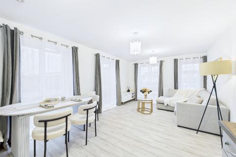 2 bedroom flat for sale, Fairlane Drive, South Ockendon, Essex, RM15