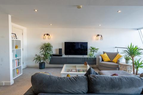 2 bedroom apartment for sale, Flat 52 Old Arts College, Newport NP19