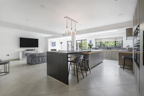 5 bedroom detached house for sale, Welford Road, South Kilworth, Lutterworth