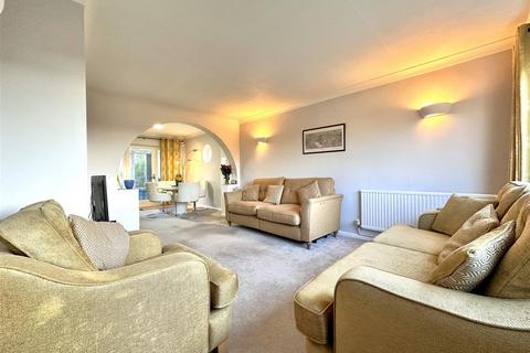 3 bedroom detached house for sale, Manor Road, Swinderby, Lincoln