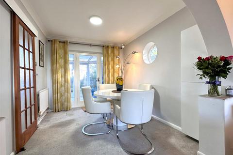 3 bedroom detached house for sale, Manor Road, Swinderby, Lincoln
