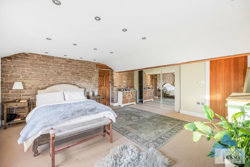 24 69620 watermarked