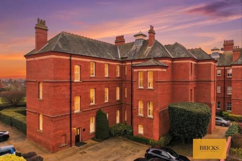 2 bedroom apartment for sale, Brandesbury Square, Woodford Green IG8