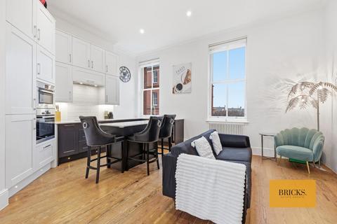 2 bedroom apartment for sale, Brandesbury Square, Woodford Green IG8