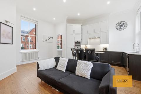 2 bedroom apartment for sale, Brandesbury Square, Woodford Green IG8