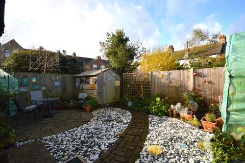 2 bedroom flat for sale, Limes Road, Folkestone CT19