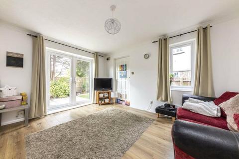 1 bedroom semi-detached house for sale, Houghton Close, Hampton