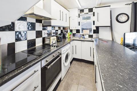 1 bedroom semi-detached house for sale, Houghton Close, Hampton