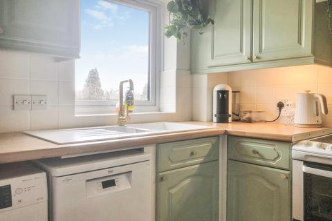 2 bedroom flat for sale, Westbrook Court, Stevenage Road, Hitchin