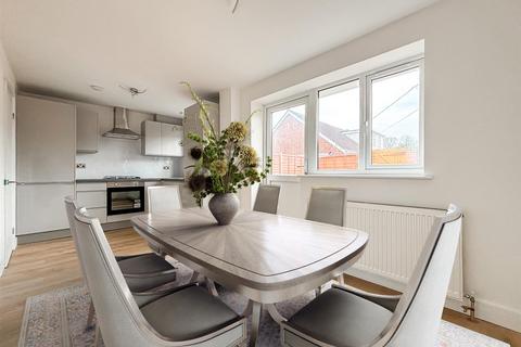 2 bedroom semi-detached house for sale, Kendal Close, Hockley SS5