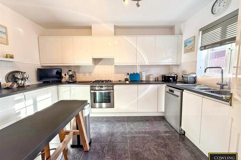3 bedroom detached house for sale, The Parks, Basildon