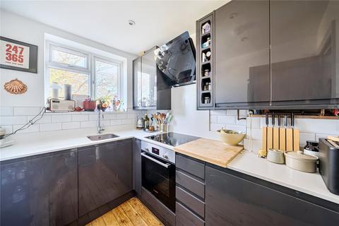 1 bedroom apartment for sale, Gowlett Road, London