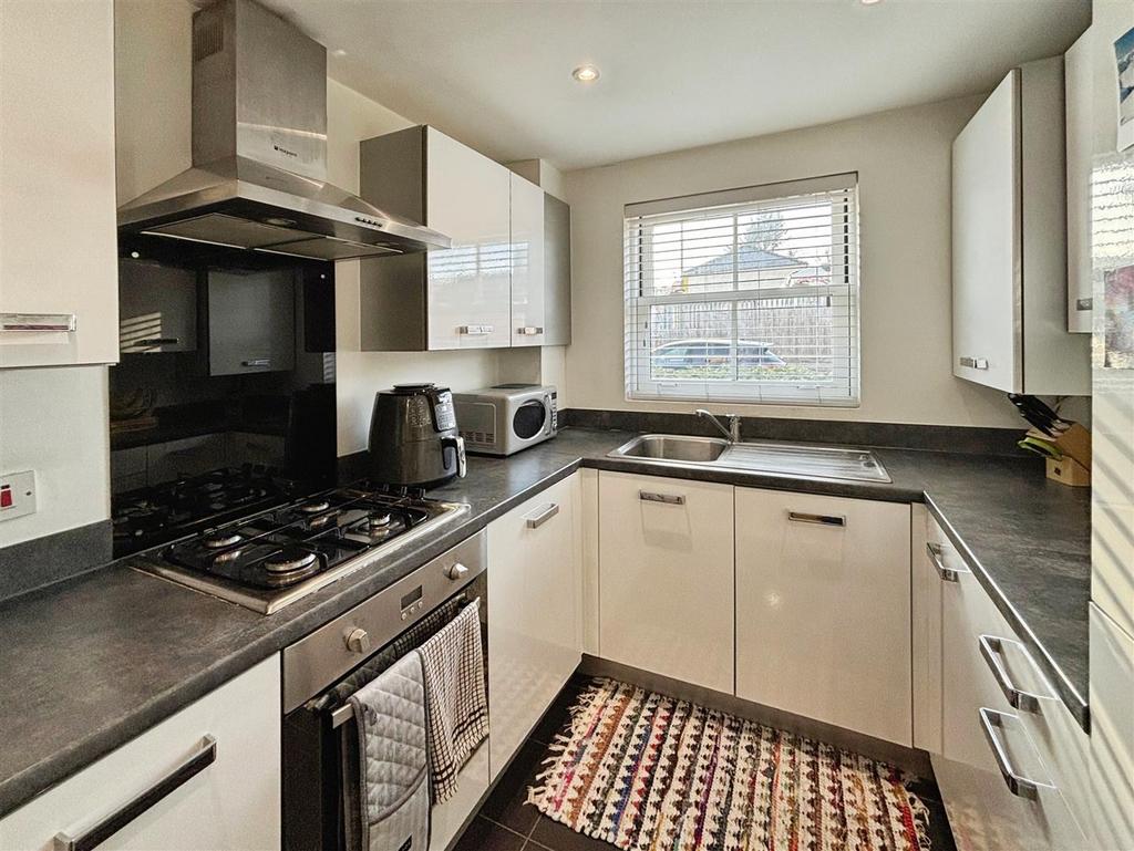 Modern Fitted Kitchen