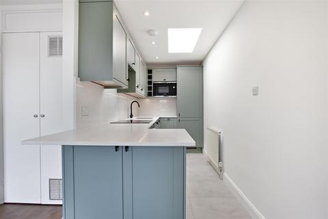 1 bedroom flat for sale, Upper Richmond Road, London