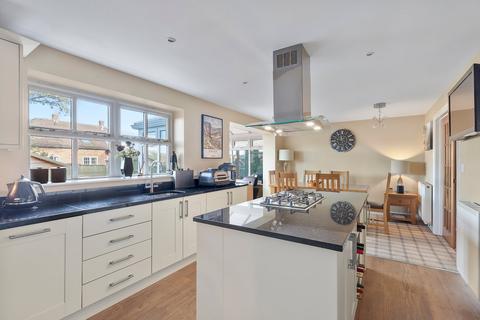 4 bedroom detached house for sale, Vale Gardens, Ilkley, West Yorkshire, LS29