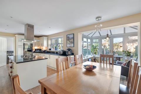 4 bedroom detached house for sale, Vale Gardens, Ilkley, West Yorkshire, LS29