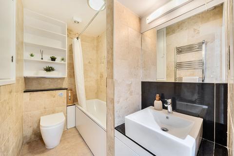 4 bedroom terraced house for sale, Chandler Way, London