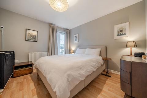 2 bedroom apartment for sale, Kelly Avenue, London