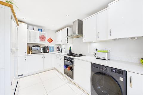 4 bedroom semi-detached house for sale, Windsor Crescent, Wokingham, Berkshire, RG40
