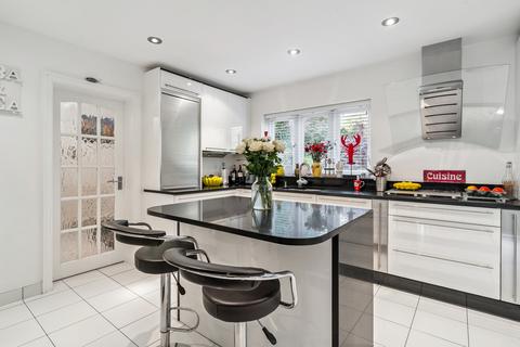 5 bedroom detached house for sale, Howards Wood Drive, Gerrards Cross, SL9